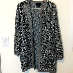 Cynthia Rowley Grey Cheetah Sweater EUC Medium